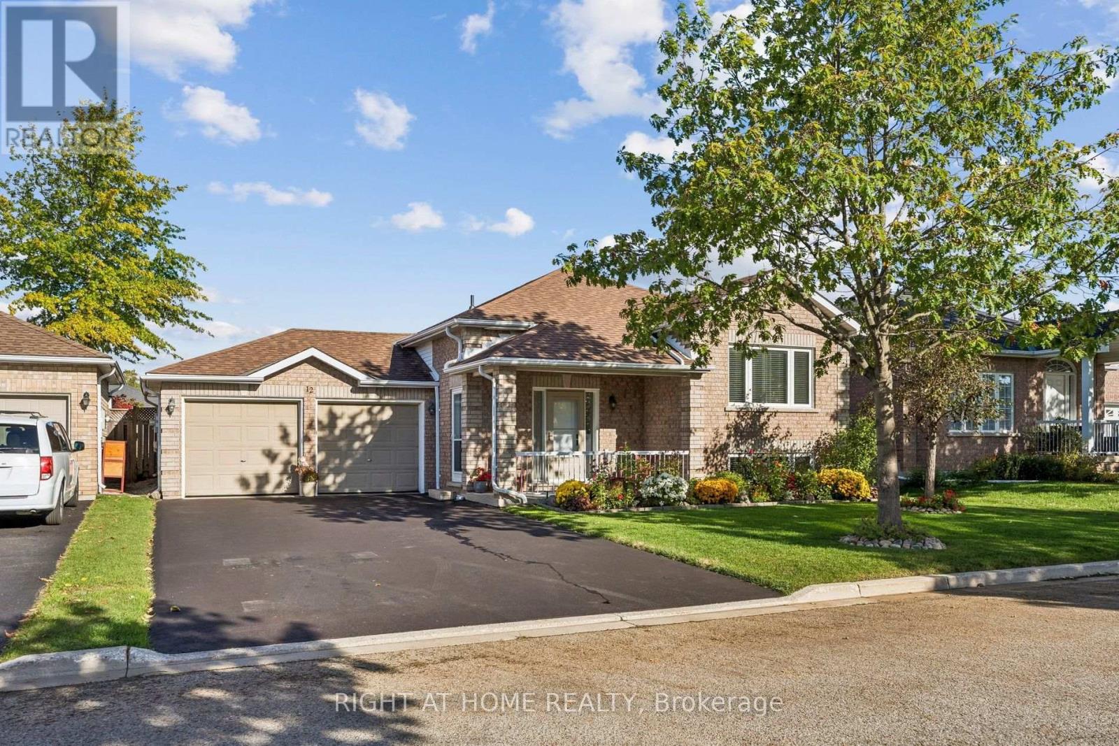 12 Player Drive, Barrie (East Bayfield), Ontario  L4M 6W1 - Photo 2 - S13880660