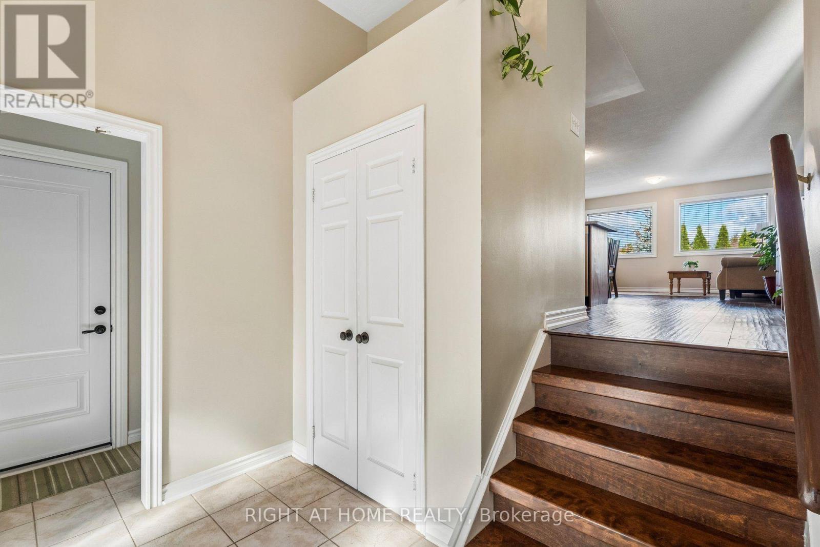 12 Player Drive, Barrie (East Bayfield), Ontario  L4M 6W1 - Photo 6 - S13880660