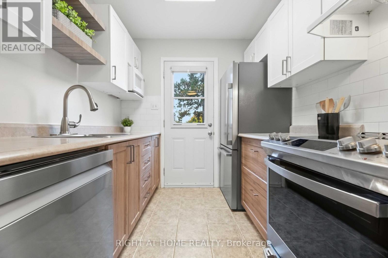 C - 23 Woodvale, Ottawa, Ontario K2G 4H3 - Photo 14 - X13880514