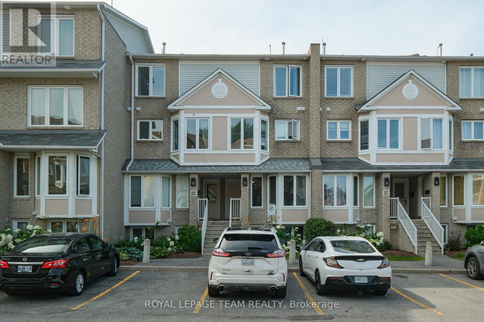 1665 Locksley Lane, Ottawa, Ontario K1J 1B6 - Photo 2 - X13880618