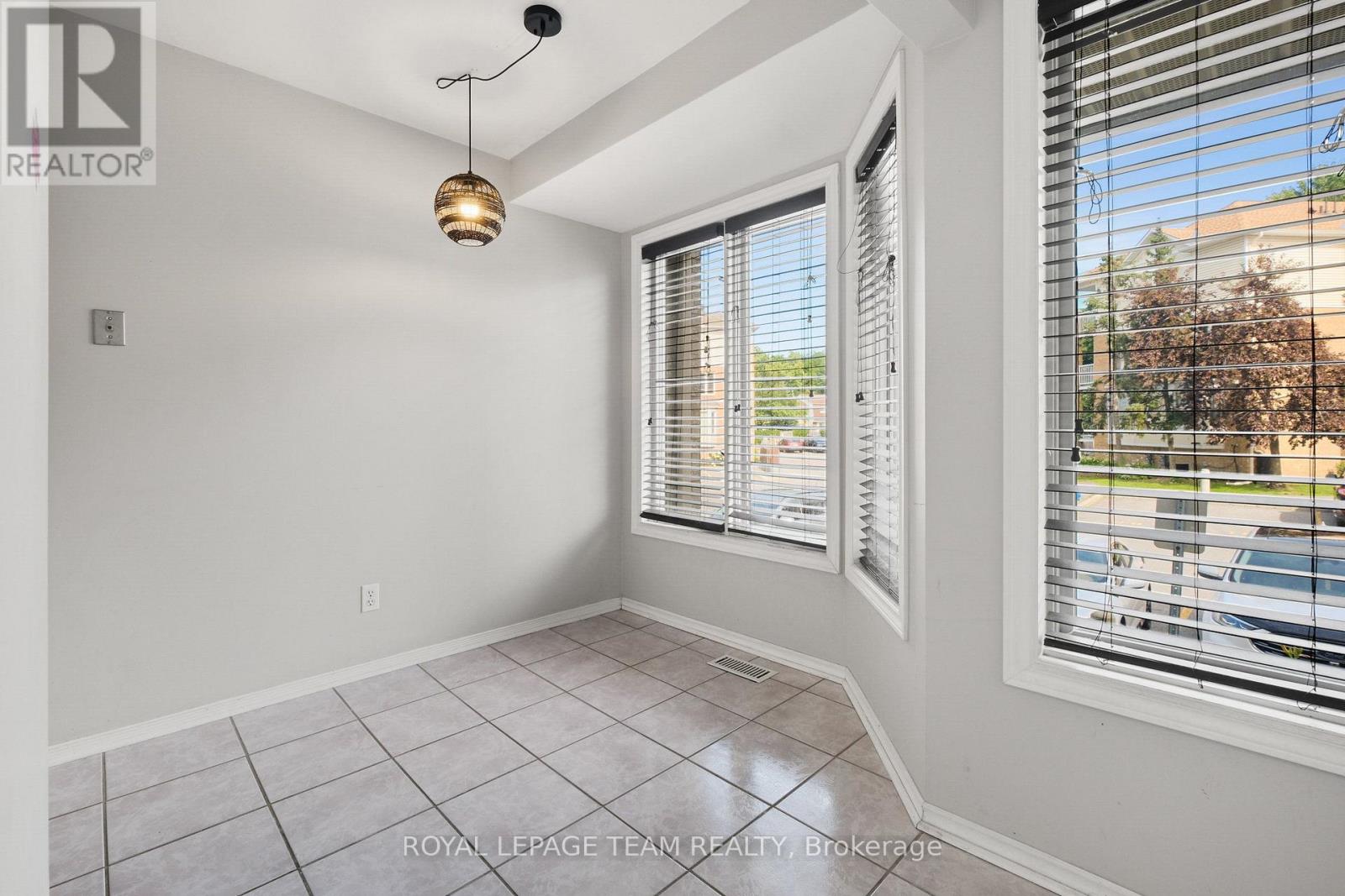 1665 Locksley Lane, Ottawa, Ontario K1J 1B6 - Photo 8 - X13880618