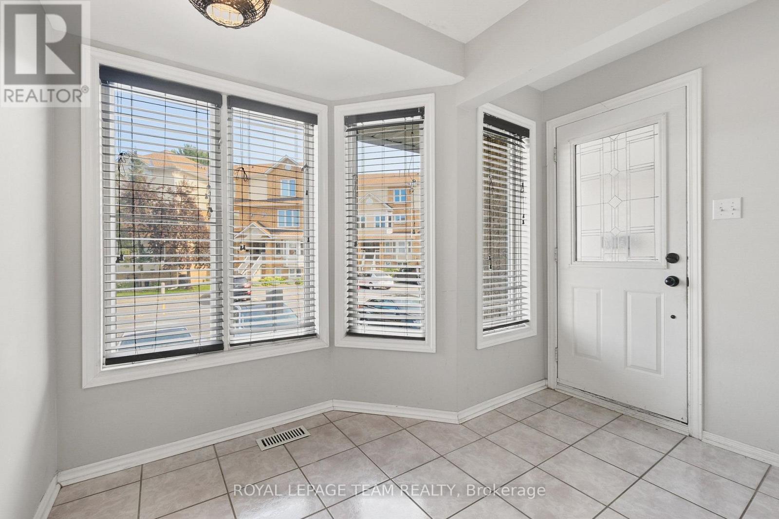 1665 Locksley Lane, Ottawa, Ontario K1J 1B6 - Photo 9 - X13880618