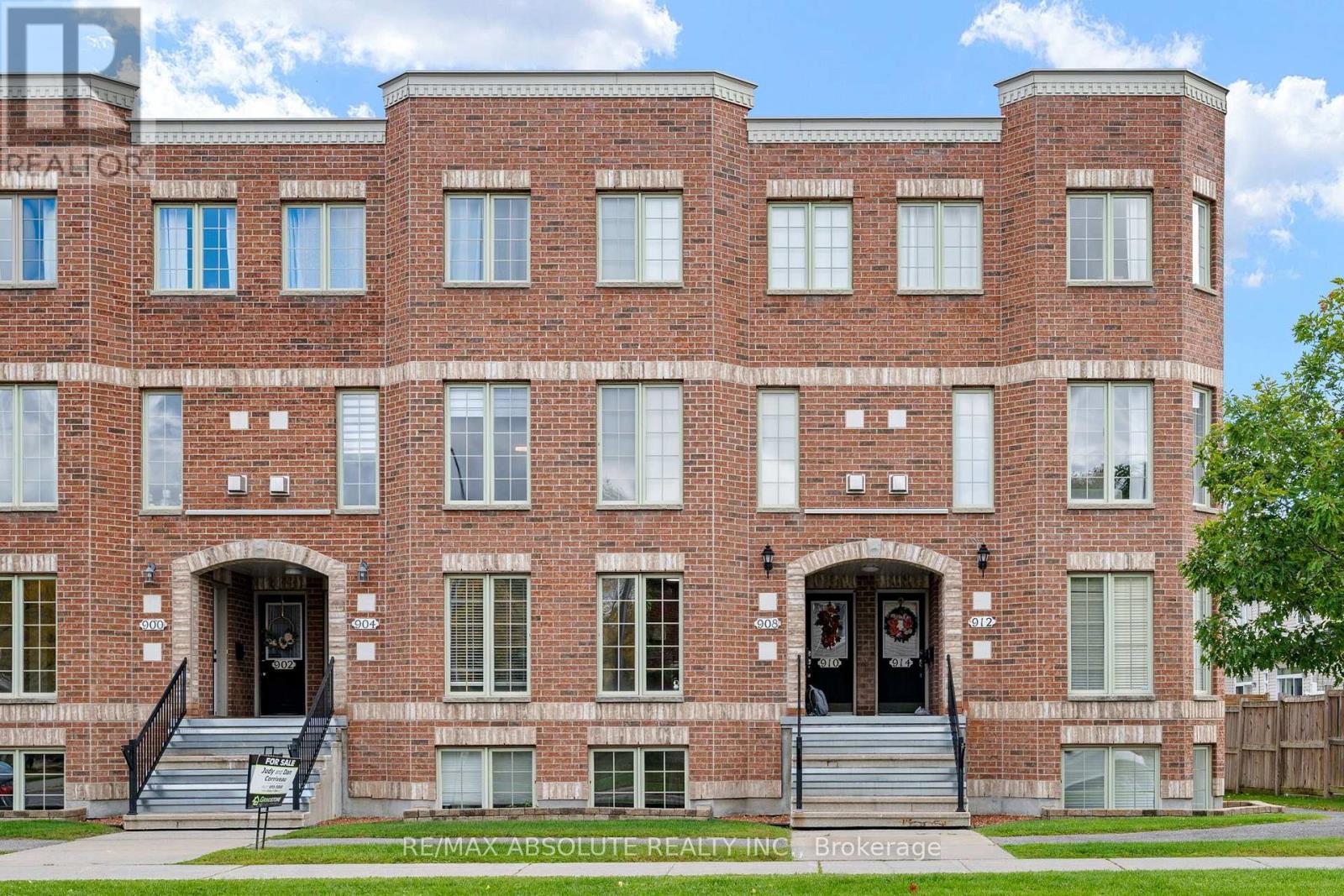 908 LONGFIELDS DRIVE, Ottawa, Ontario
