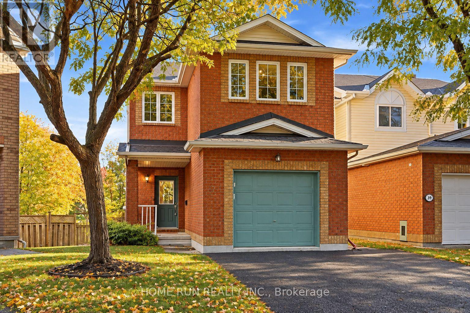 37 TOBERMORY CRESCENT, Ottawa, Ontario
