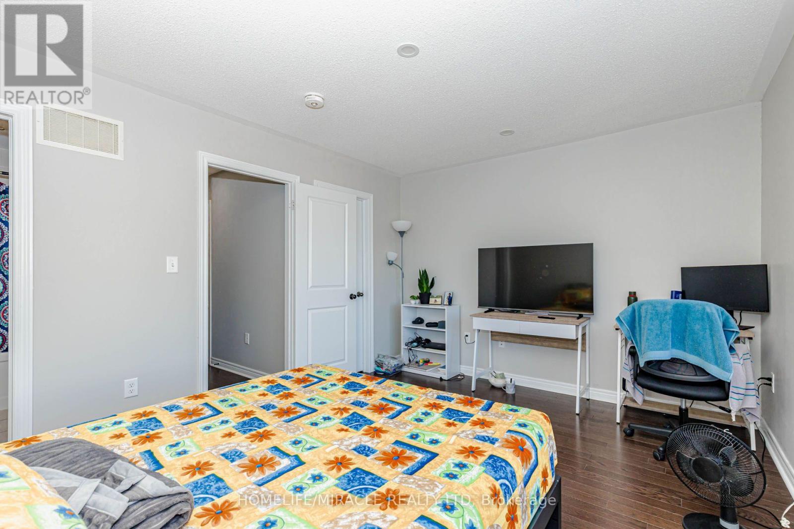 45 Padbury Trail, Brampton, Ontario  L7A 4V2 - Photo 32 - W13880612