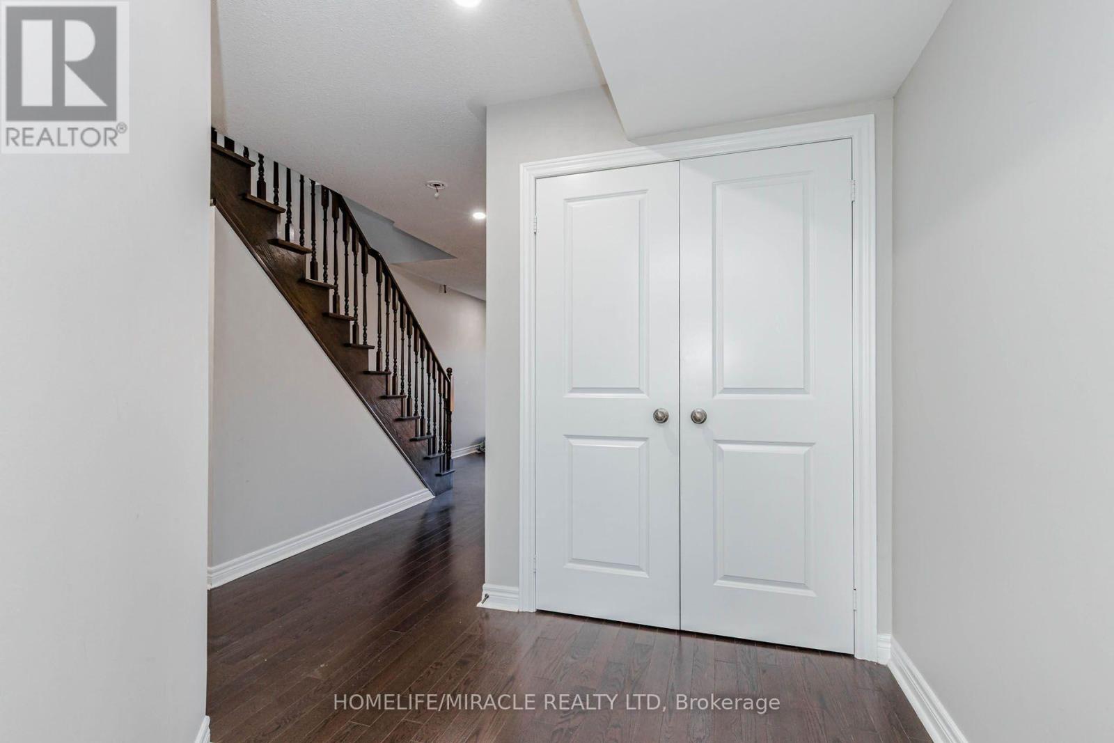 45 Padbury Trail, Brampton, Ontario  L7A 4V2 - Photo 6 - W13880612