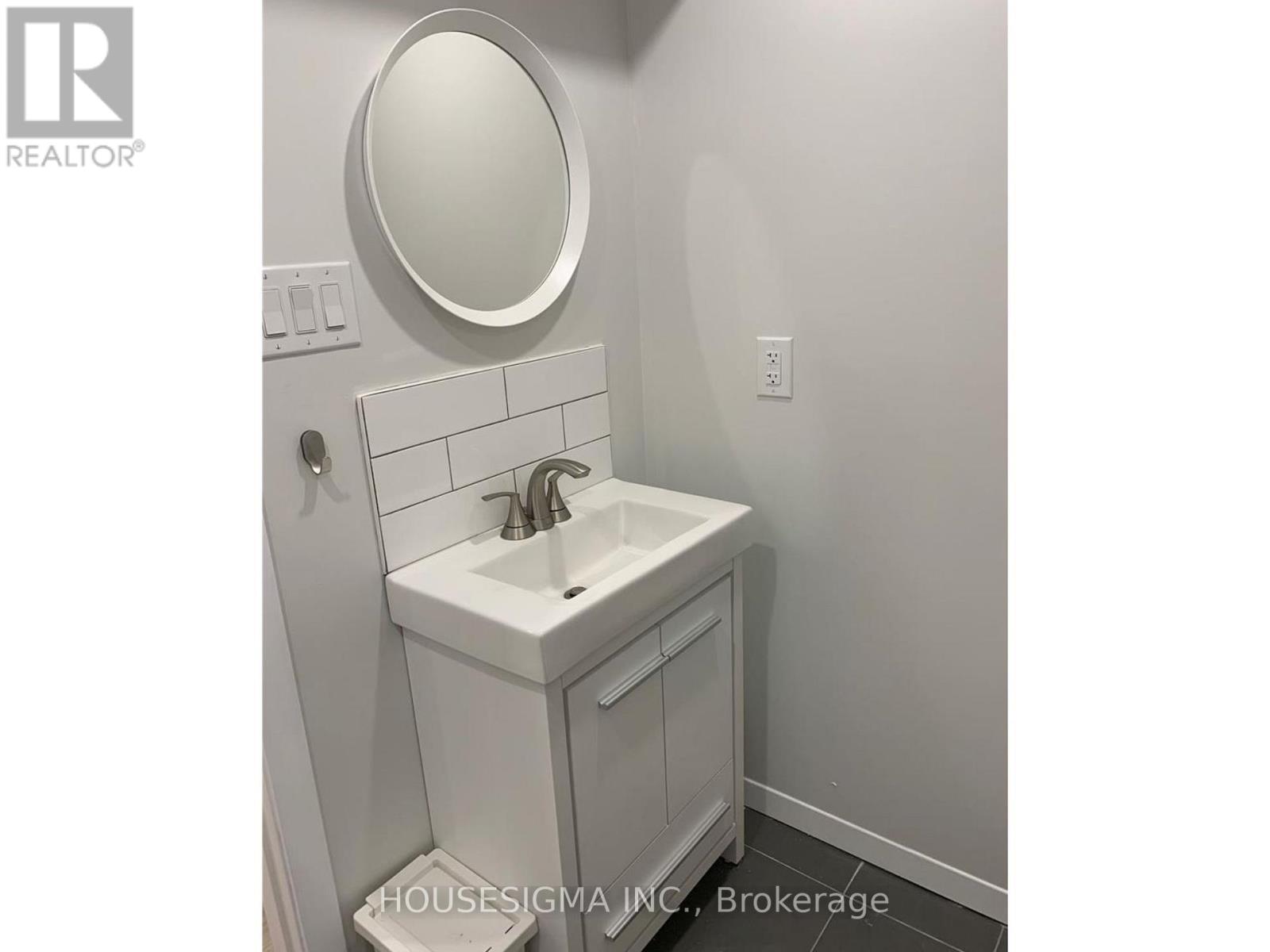 529 Runnymede Road, Toronto, Ontario  M6S 2Z8 - Photo 9 - W13880662