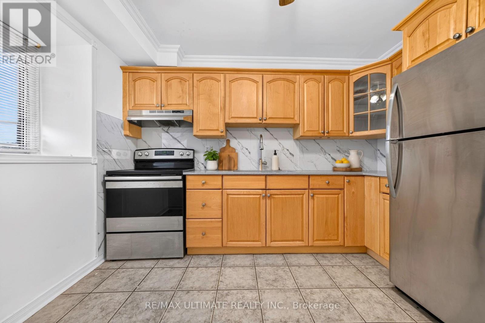 122 Moregate Crescent, Brampton, Ontario  L6S 3K9 - Photo 12 - W13880704