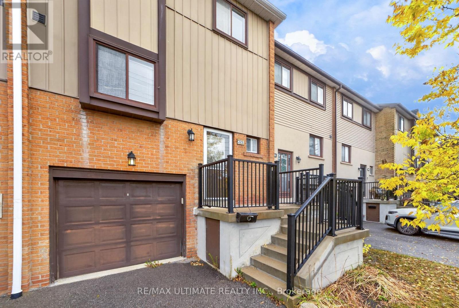 122 Moregate Crescent, Brampton, Ontario  L6S 3K9 - Photo 3 - W13880704