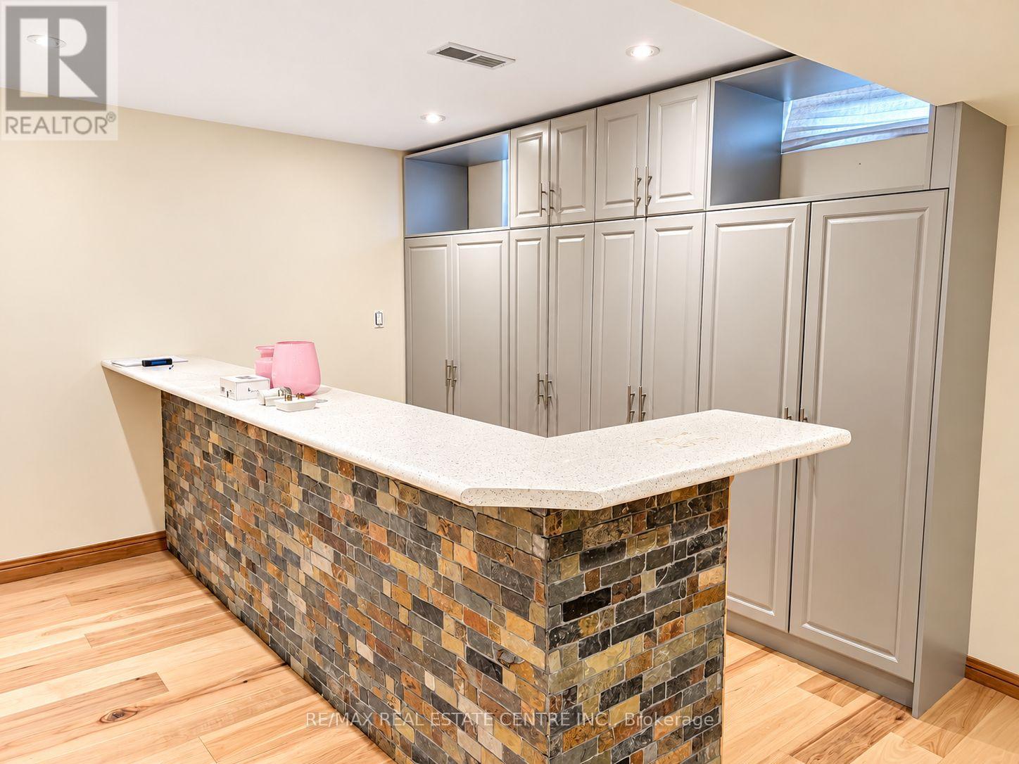 1302 Renfield Drive, Burlington, Ontario  L7M 4Z3 - Photo 34 - W13880718