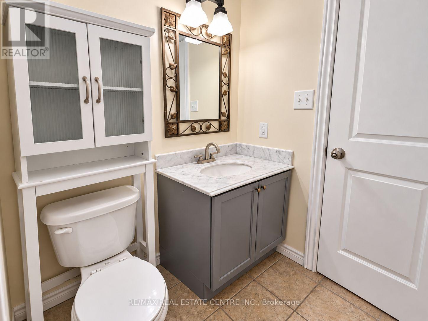 1302 Renfield Drive, Burlington, Ontario  L7M 4Z3 - Photo 9 - W13880718