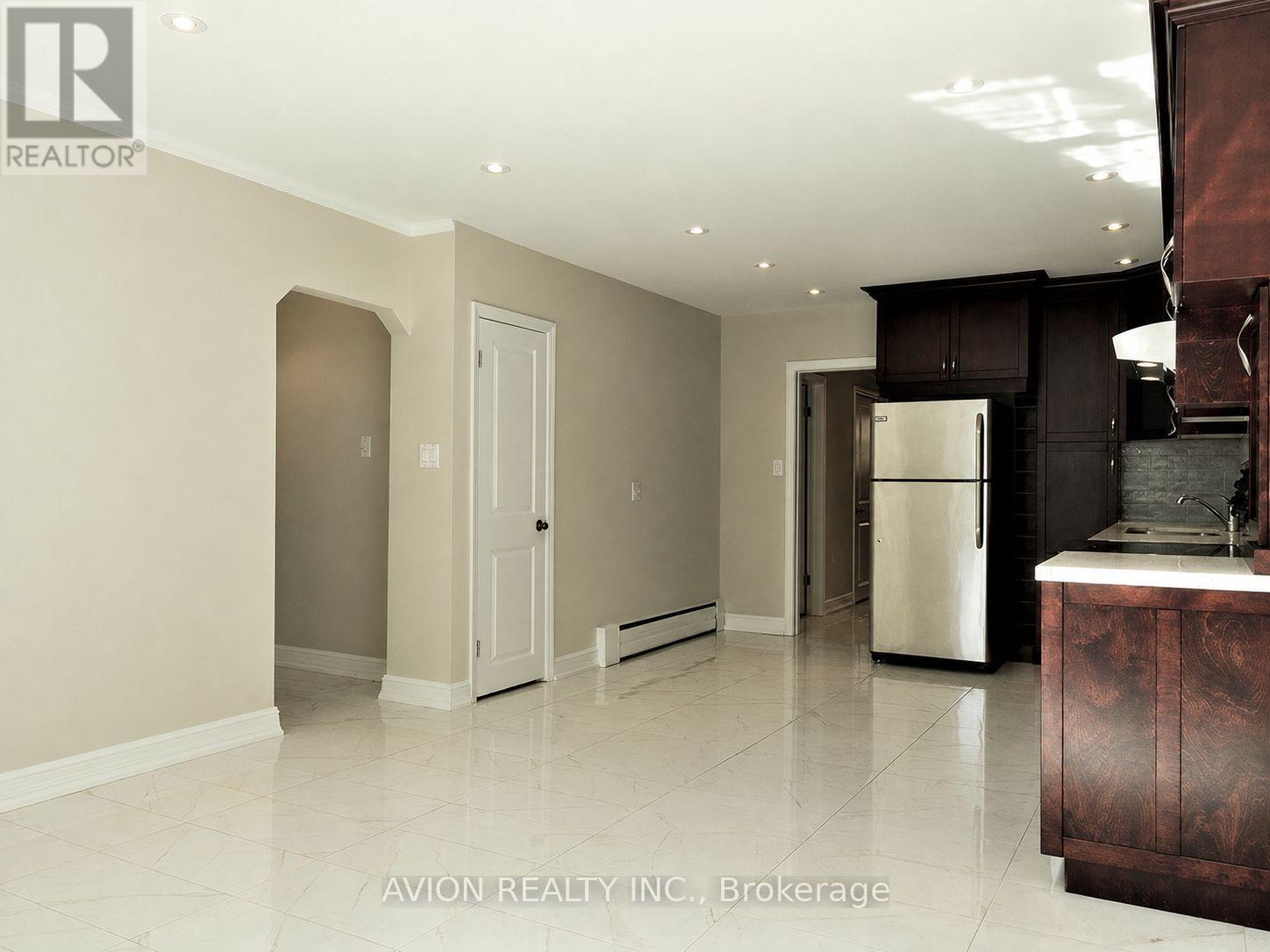 2 - 42 Emerald Crescent, Toronto, Ontario  M8V 2B6 - Photo 3 - W13880762