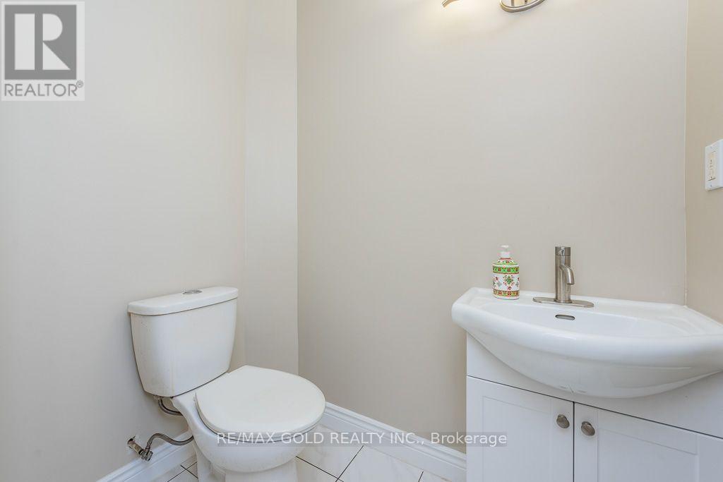 7283 Sigsbee Drive, Mississauga, Ontario  L4T 3L6 - Photo 12 - W13880798