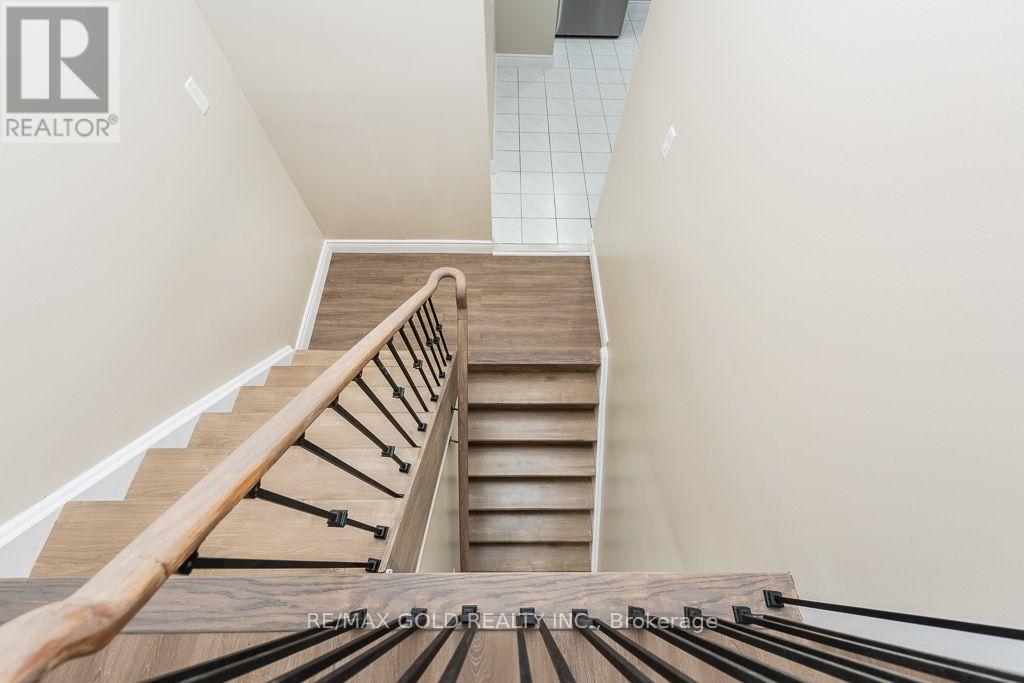 7283 Sigsbee Drive, Mississauga, Ontario  L4T 3L6 - Photo 17 - W13880798
