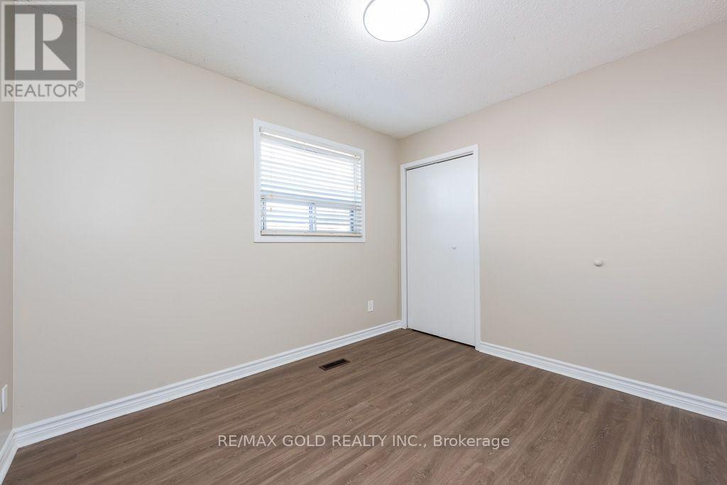 7283 Sigsbee Drive, Mississauga, Ontario  L4T 3L6 - Photo 18 - W13880798