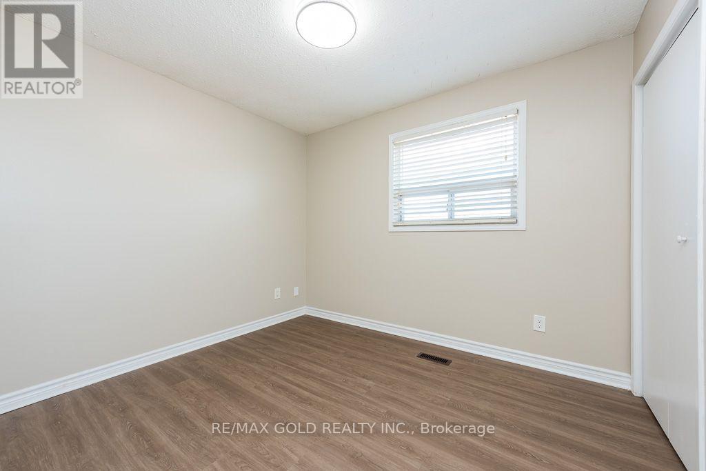 7283 Sigsbee Drive, Mississauga, Ontario  L4T 3L6 - Photo 19 - W13880798