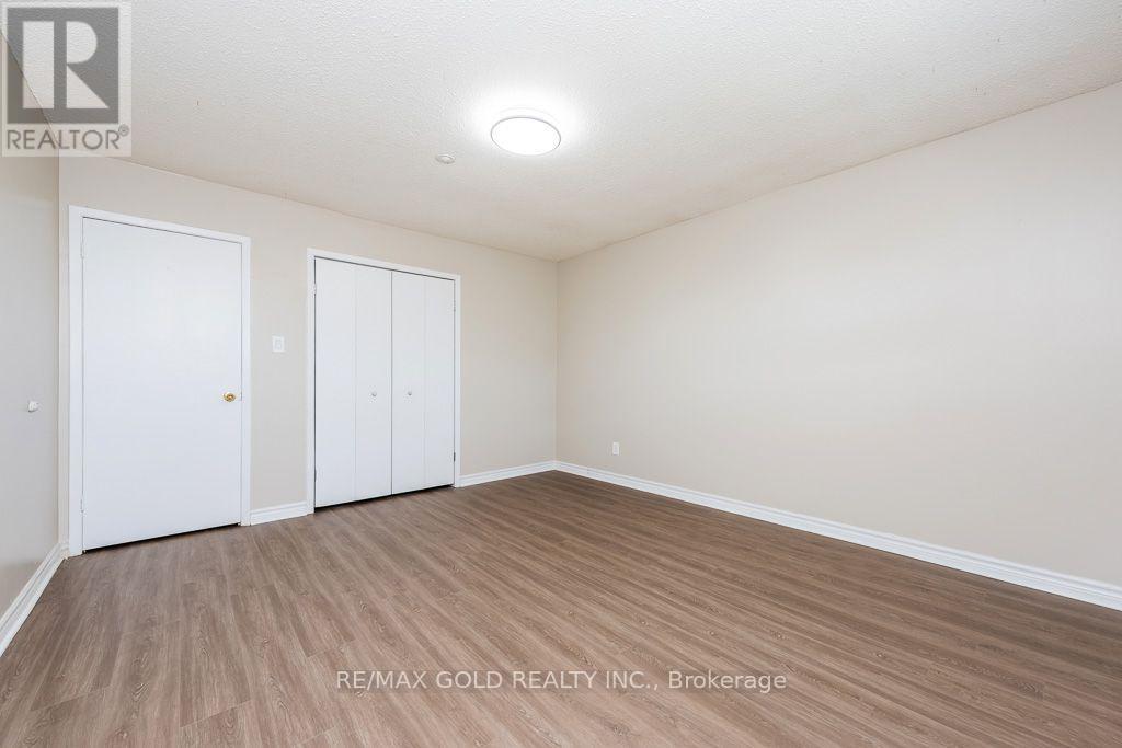 7283 Sigsbee Drive, Mississauga, Ontario  L4T 3L6 - Photo 22 - W13880798