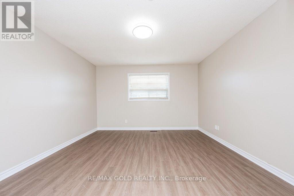 7283 Sigsbee Drive, Mississauga, Ontario  L4T 3L6 - Photo 24 - W13880798