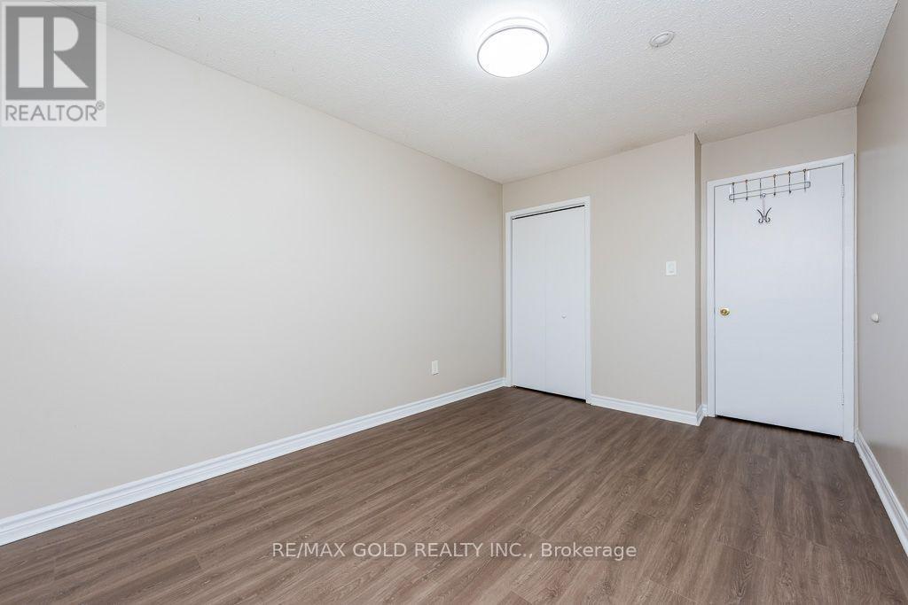 7283 Sigsbee Drive, Mississauga, Ontario  L4T 3L6 - Photo 25 - W13880798