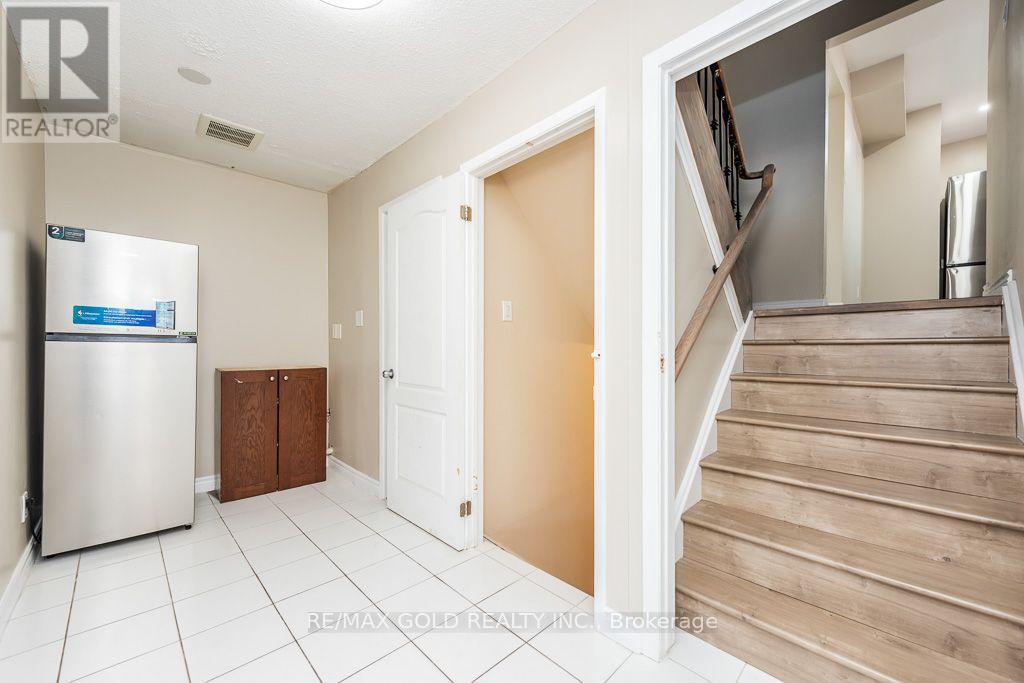 7283 Sigsbee Drive, Mississauga, Ontario  L4T 3L6 - Photo 28 - W13880798