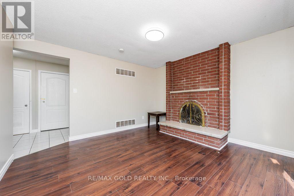 7283 Sigsbee Drive, Mississauga, Ontario  L4T 3L6 - Photo 35 - W13880798