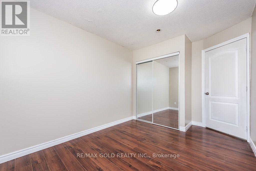 7283 Sigsbee Drive, Mississauga, Ontario  L4T 3L6 - Photo 36 - W13880798