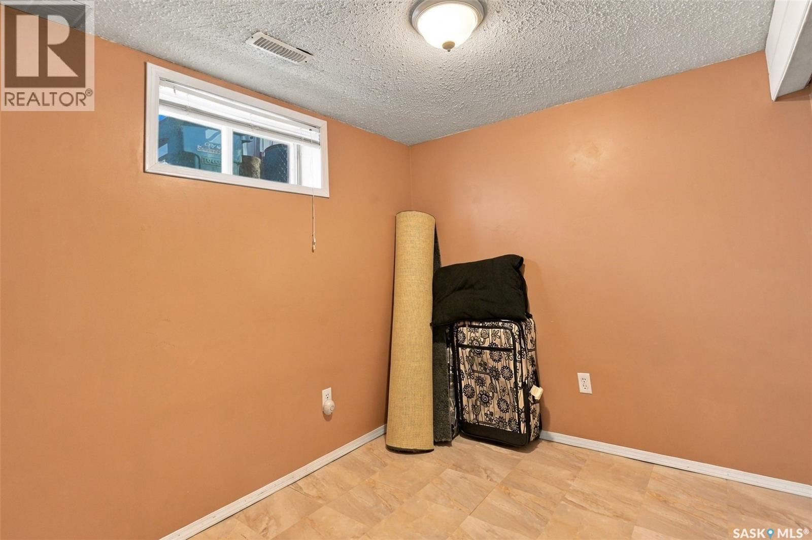 110 109th Street W, Saskatoon, Saskatchewan  S7N 1R2 - Photo 30 - SK050741