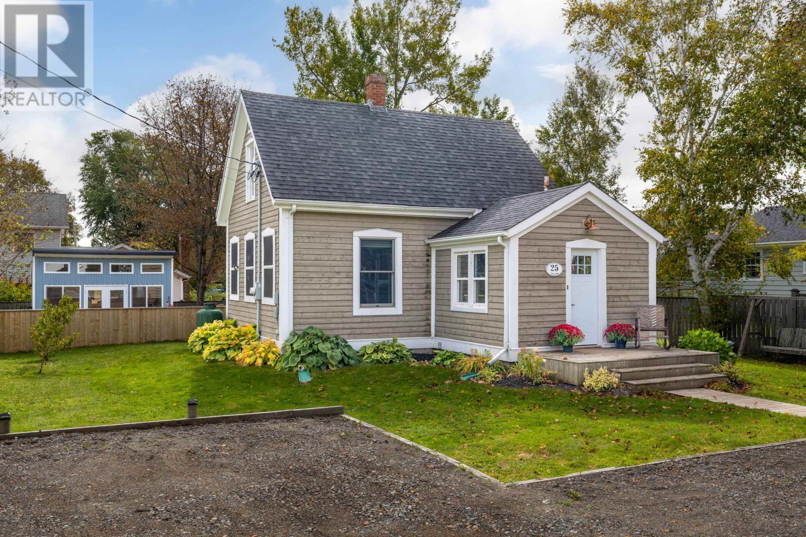 25 York Lane, Charlottetown, Prince Edward Island  C1A 2A4 - Photo 1 - 202625563