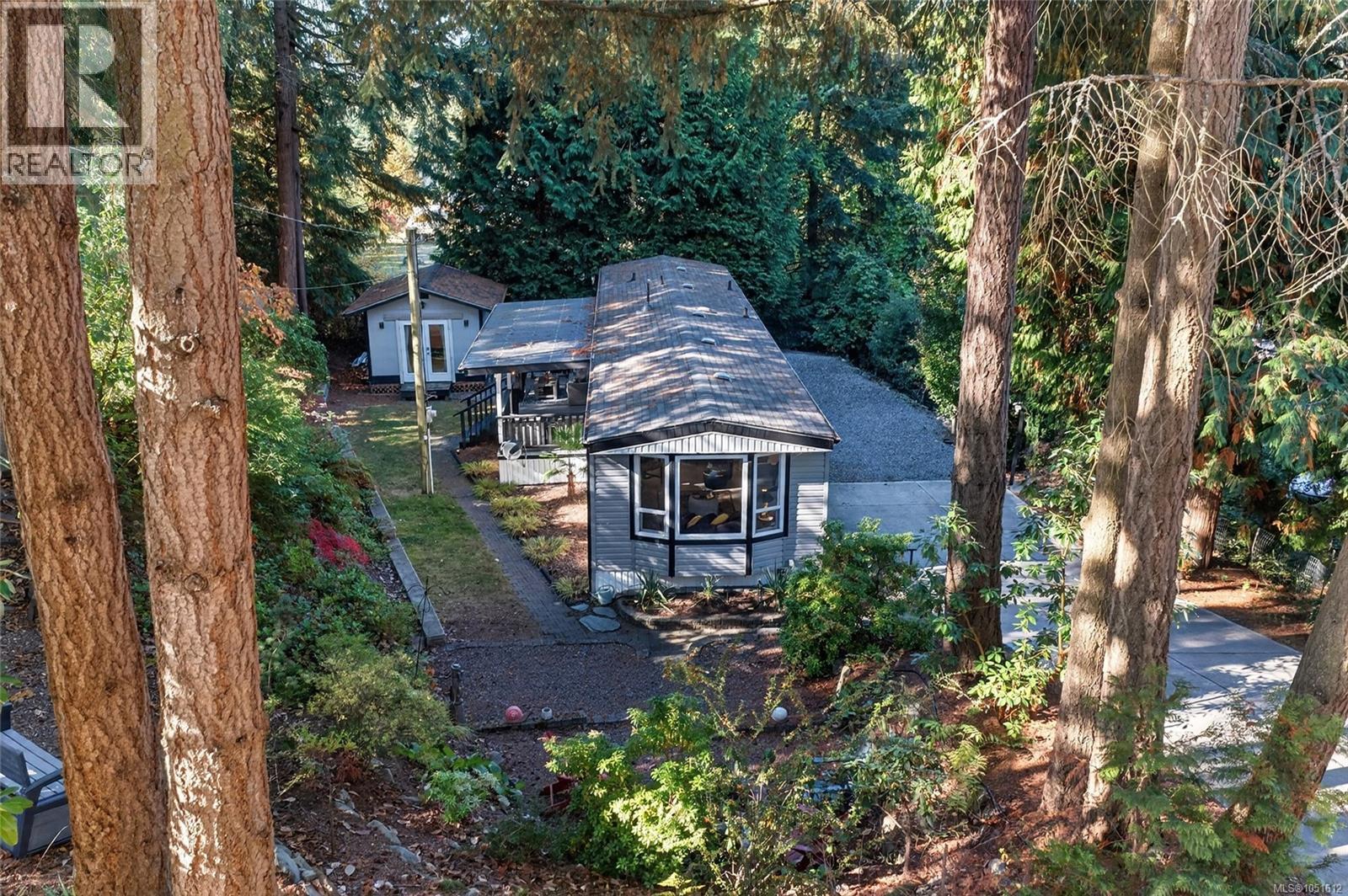 6071 Pine Ridge Cres