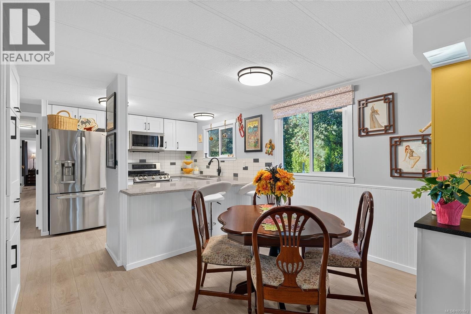 6071 Pine Ridge Cres