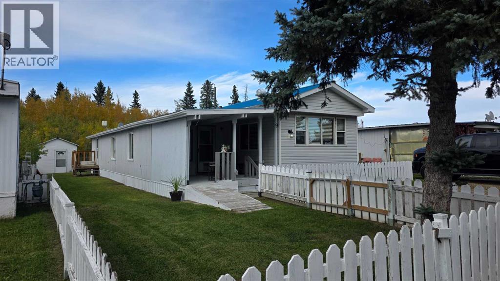#9, 5235 50 Street, Caroline, Alberta  T0M 0M0 - Photo 2 - A2332009