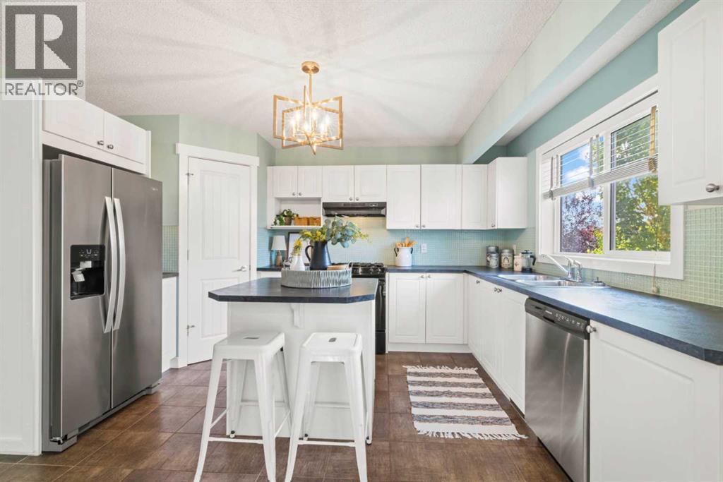 625 Morningside Park SW, Airdrie, Alberta  T4B 0E1 - Photo 14 - A2351439