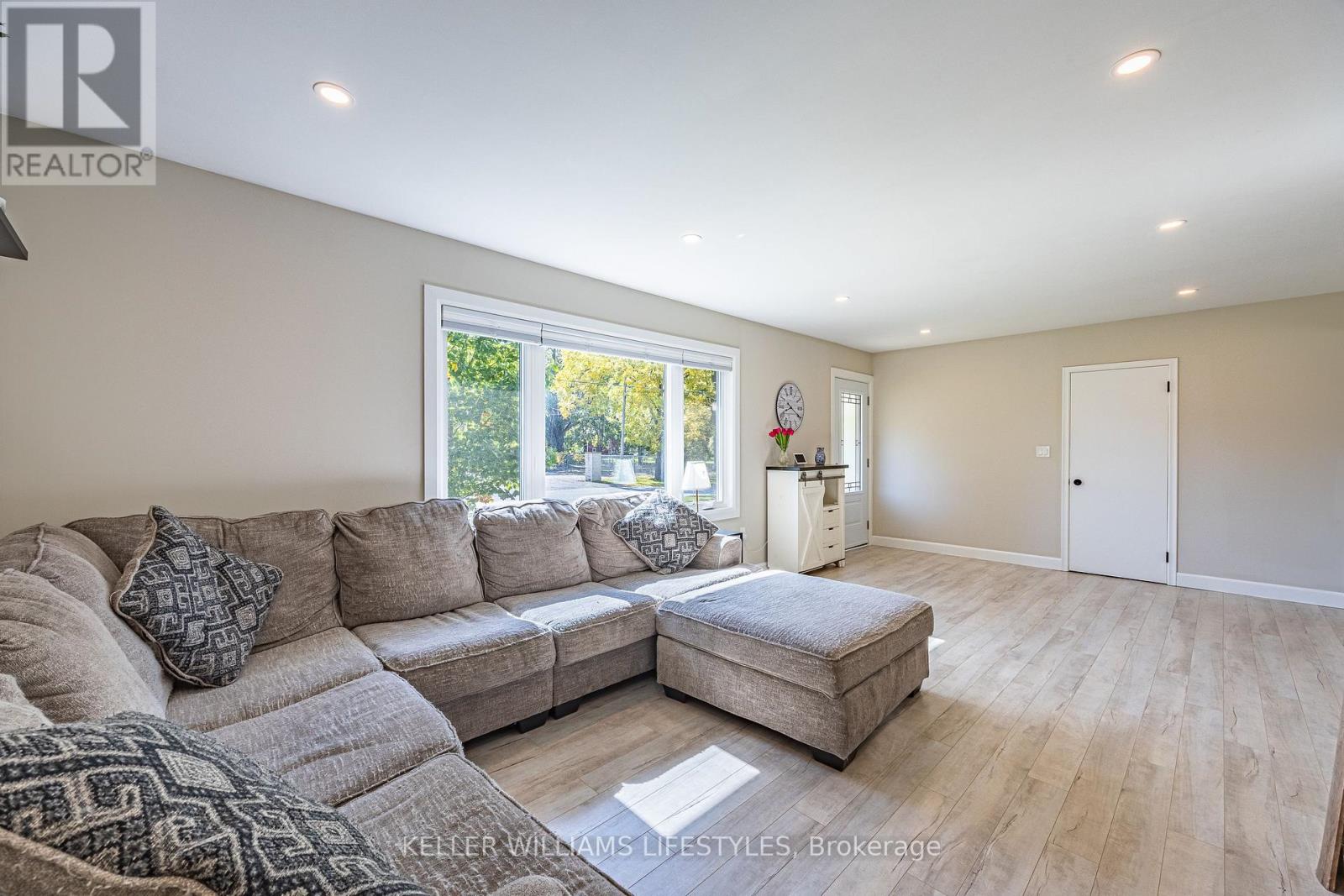 143 Annie Ada Shipley Street, North Middlesex, Ontario  N0M 1A0 - Photo 10 - X13880856