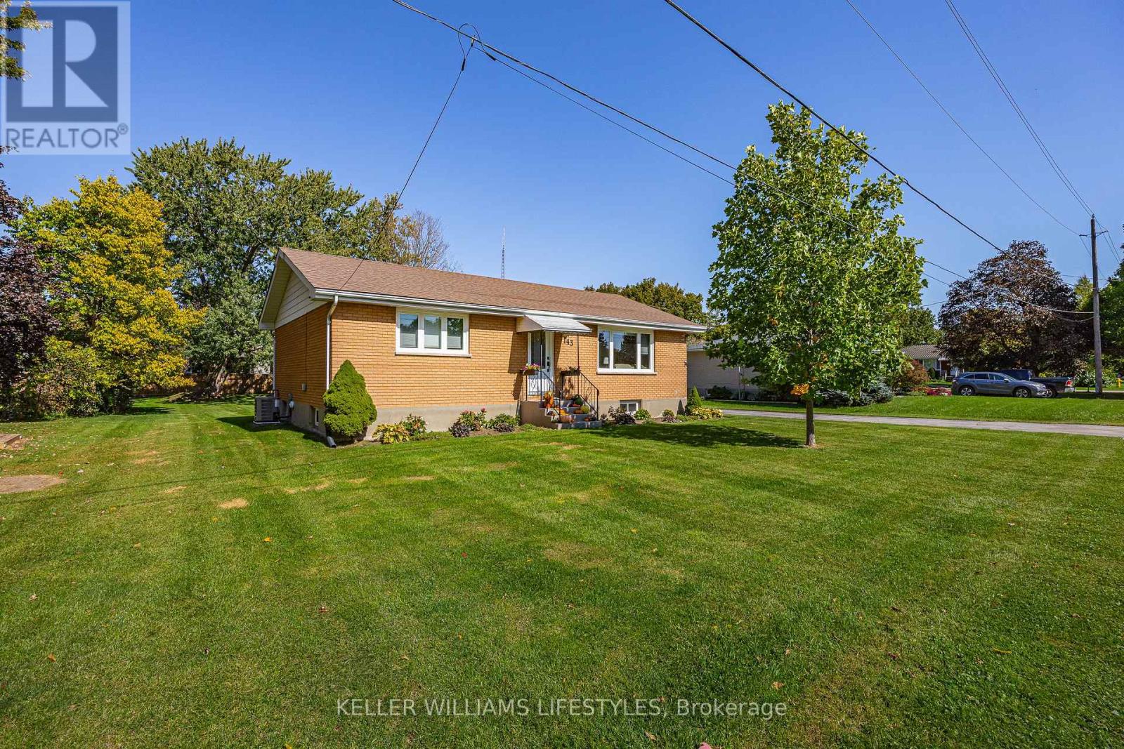 143 Annie Ada Shipley Street, North Middlesex, Ontario  N0M 1A0 - Photo 4 - X13880856