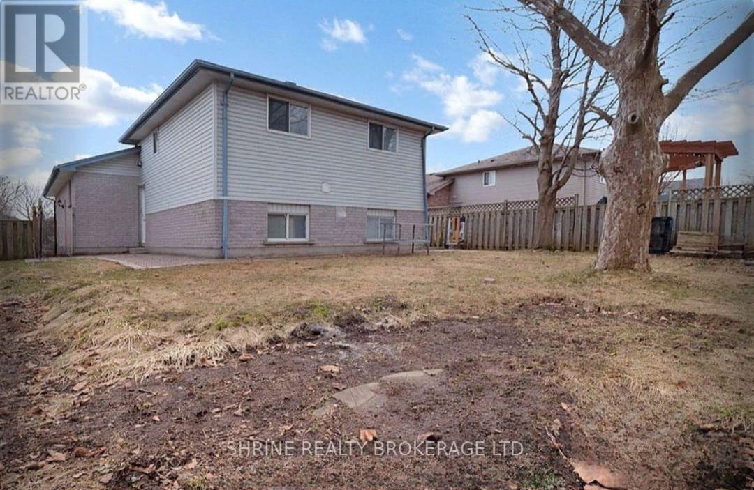 Bedroom - 343 Fleming Drive, London East, Ontario  N5V 4Y6 - Photo 2 - X13880938