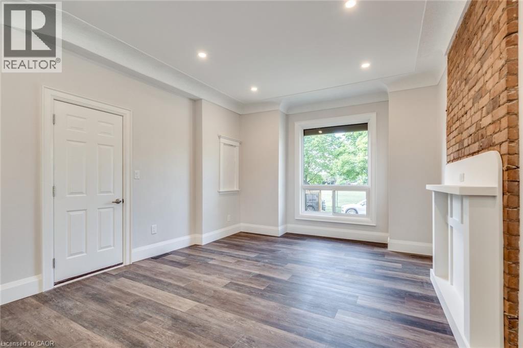 276 SANFORD Avenue N Unit# 1