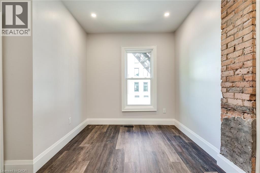 276 SANFORD Avenue N Unit# 1