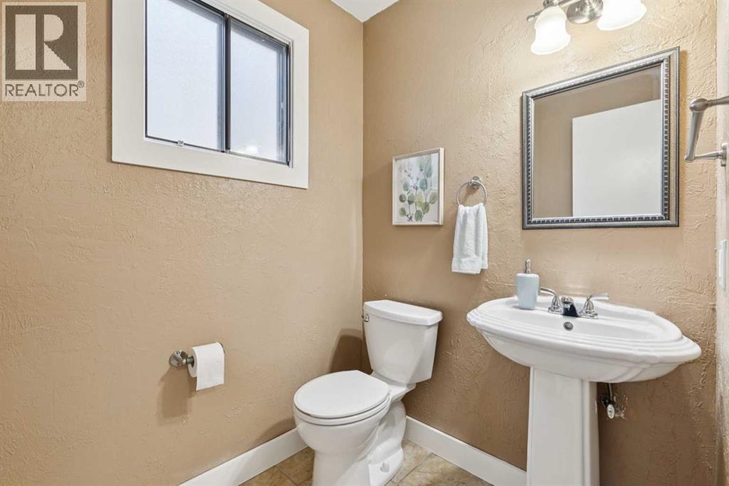 7 Woodgreen Crescent SW, Calgary, Alberta  T2W 4A4 - Photo 22 - A2349261