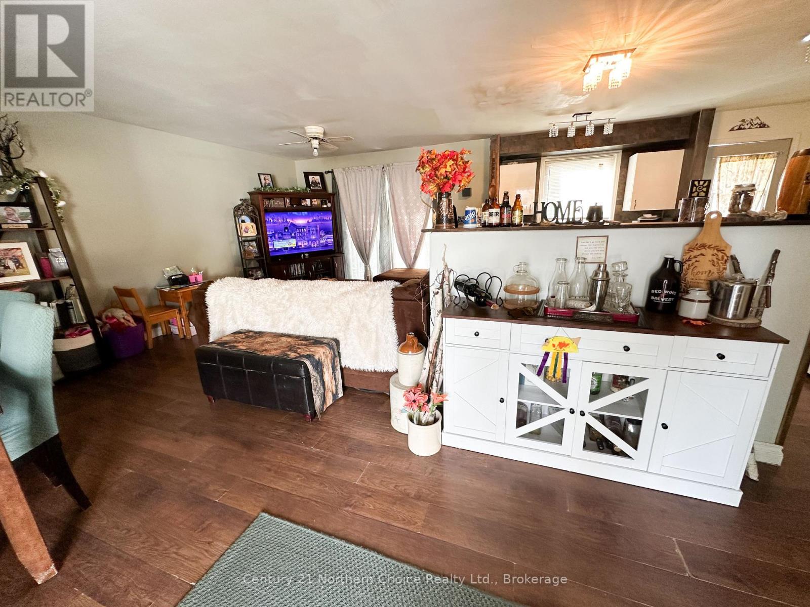 17 Poplar Avenue, Ear Falls, Ontario  P0V 1T0 - Photo 2 - X13880912