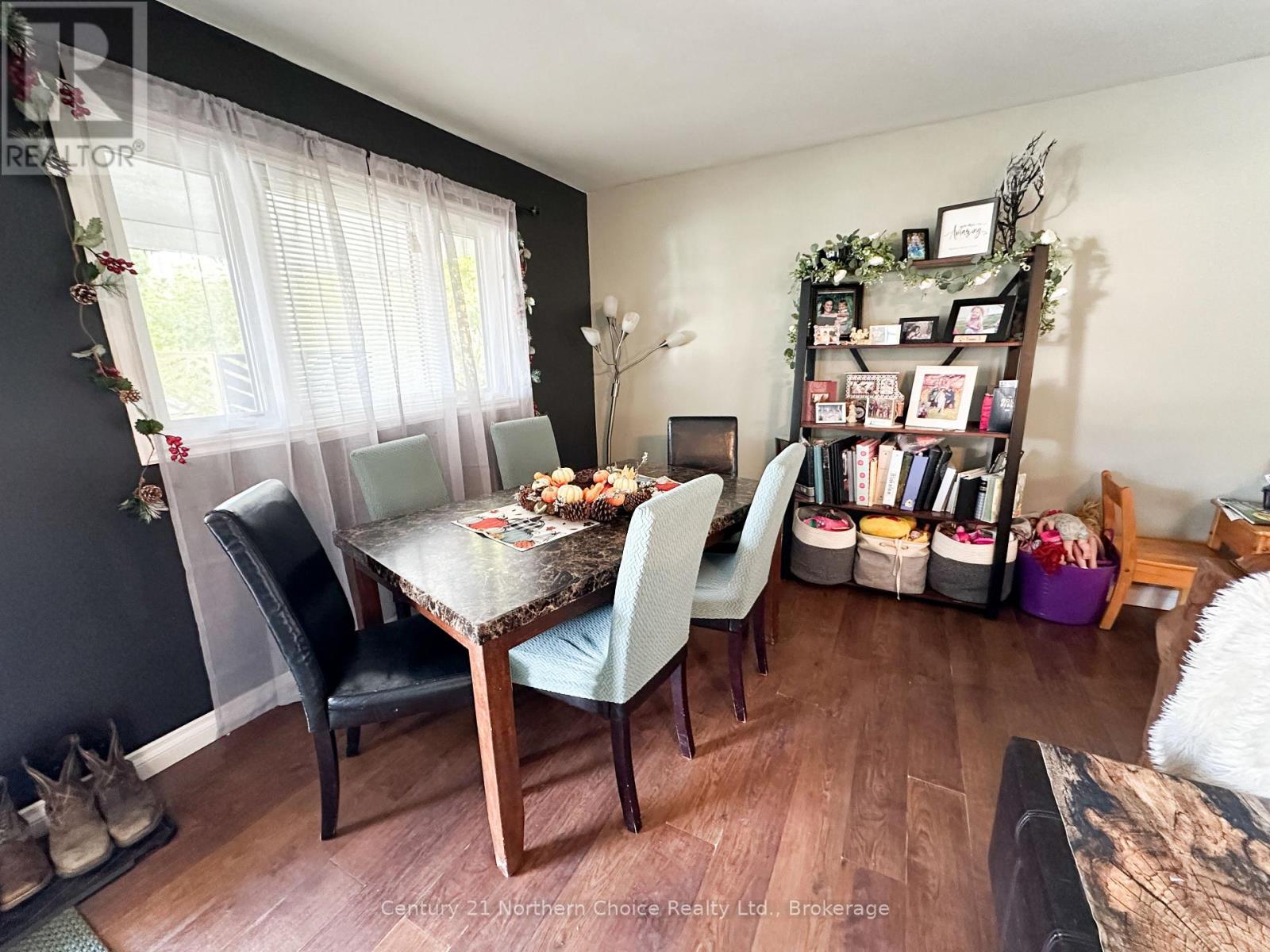 17 Poplar Avenue, Ear Falls, Ontario  P0V 1T0 - Photo 3 - X13880912