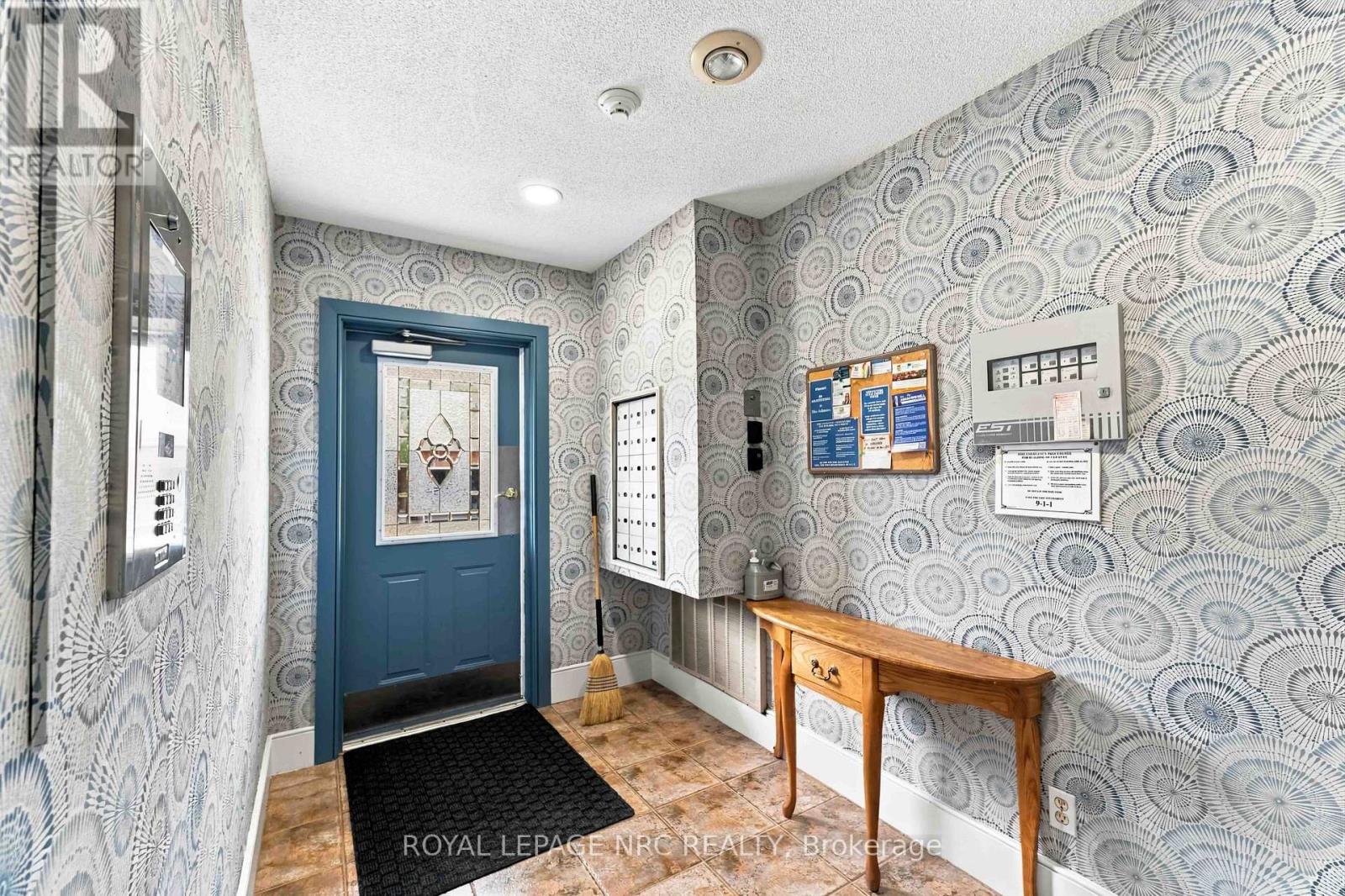 104 - 4090 John Charles Boulevard, Lincoln, Ontario  L0R 2C0 - Photo 3 - X13880862