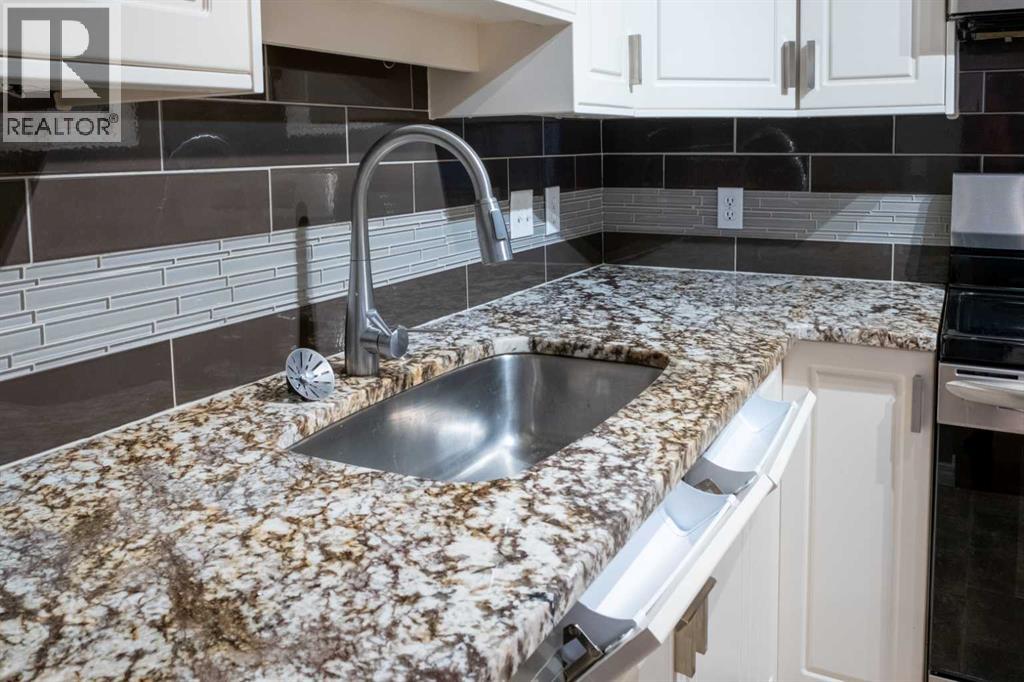 38 Richelieu Court SW, Calgary, Alberta  T3E 7E9 - Photo 12 - A2351263