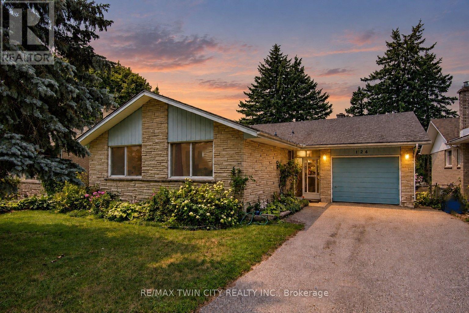 124 CARWOOD AVENUE, Kitchener, Ontario