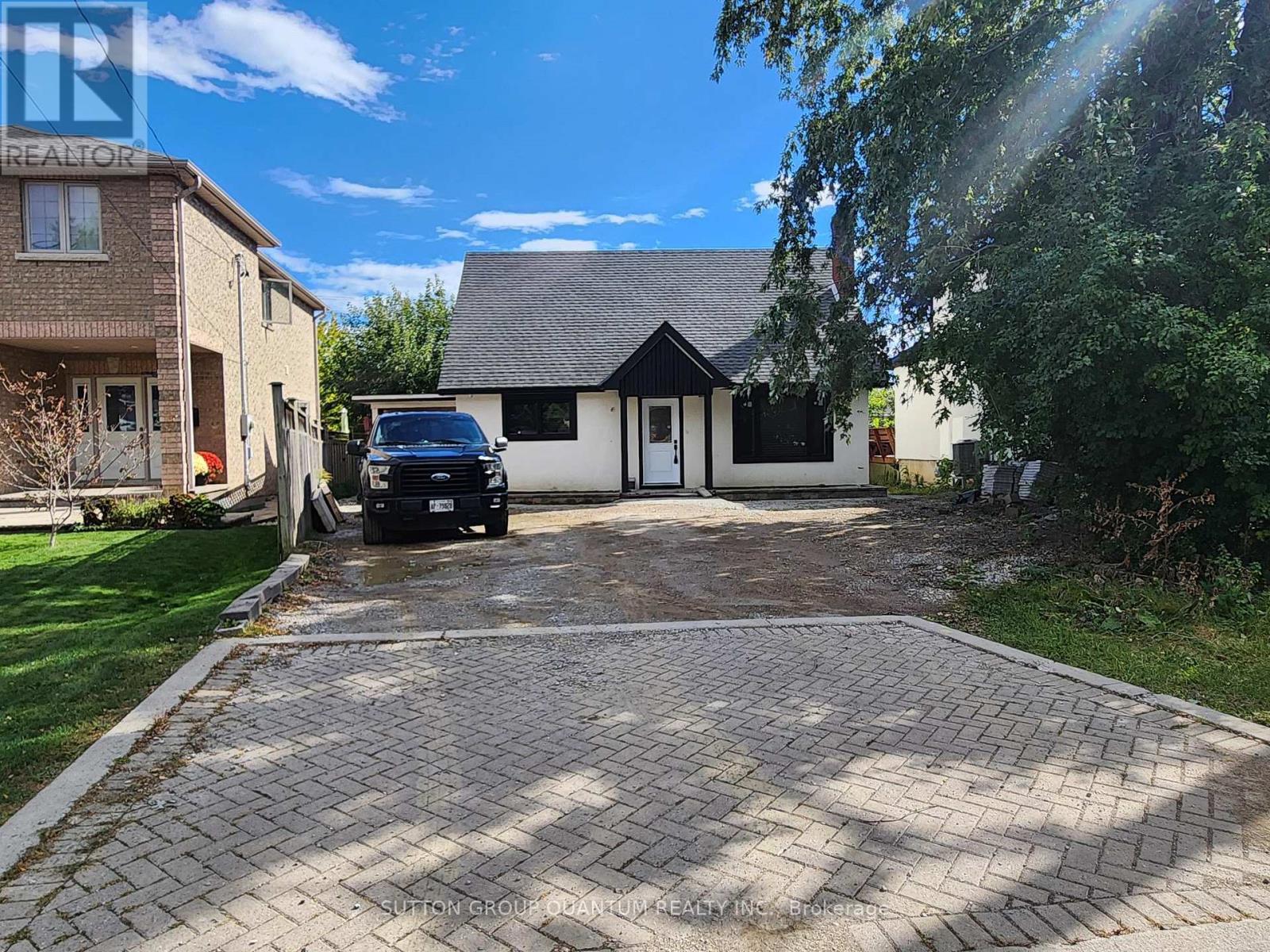 940 First Street, Mississauga, Ontario  L5E 1A8 - Photo 1 - W13864870
