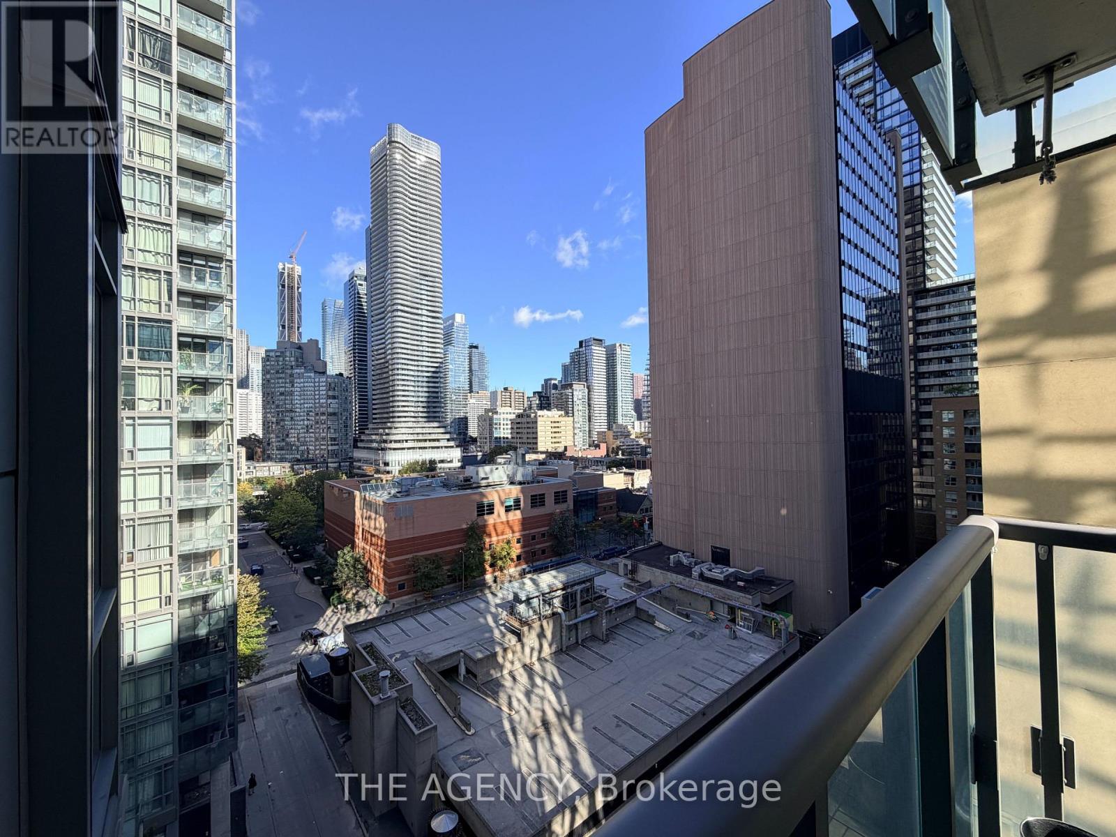 1008 - 38 Grenville Street, Toronto, Ontario  M4Y 1A5 - Photo 2 - C13880854