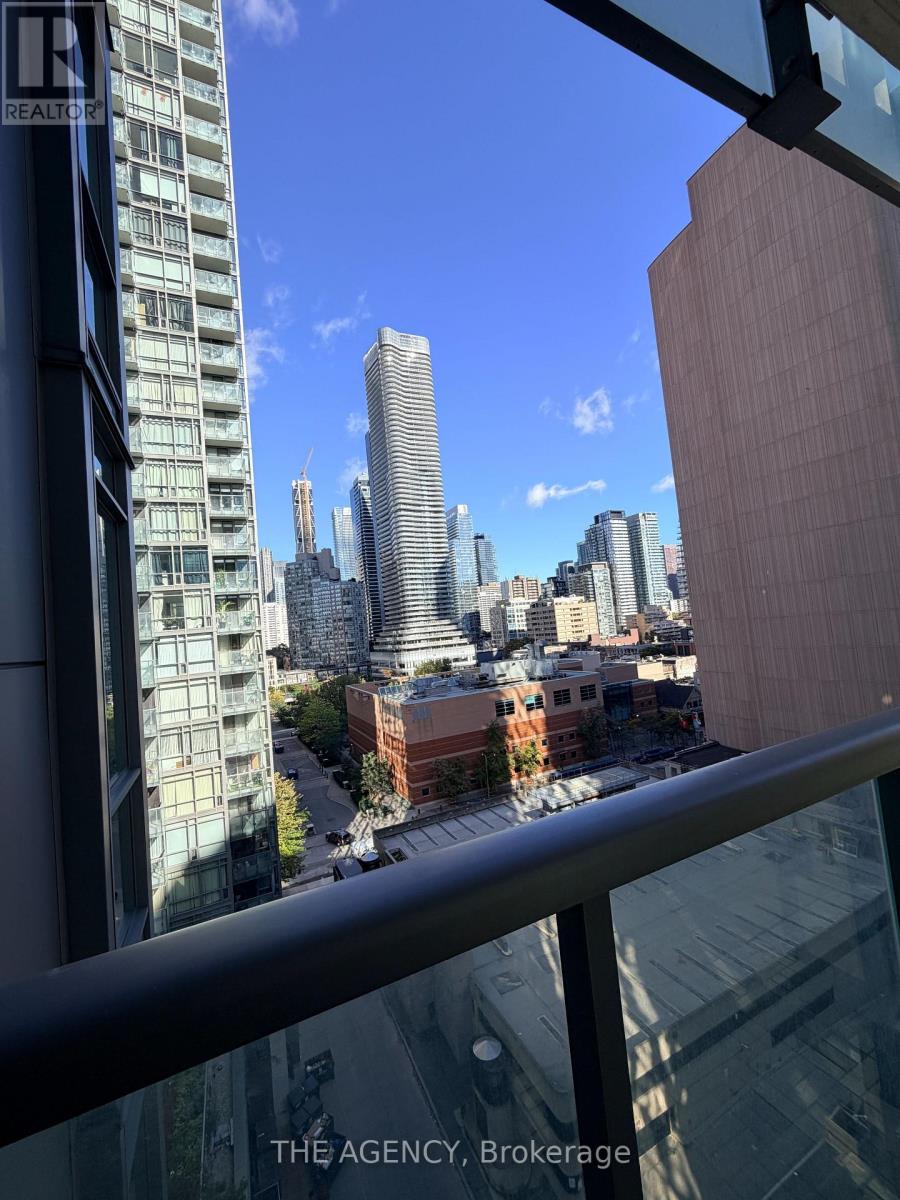1008 - 38 Grenville Street, Toronto, Ontario  M4Y 1A5 - Photo 3 - C13880854