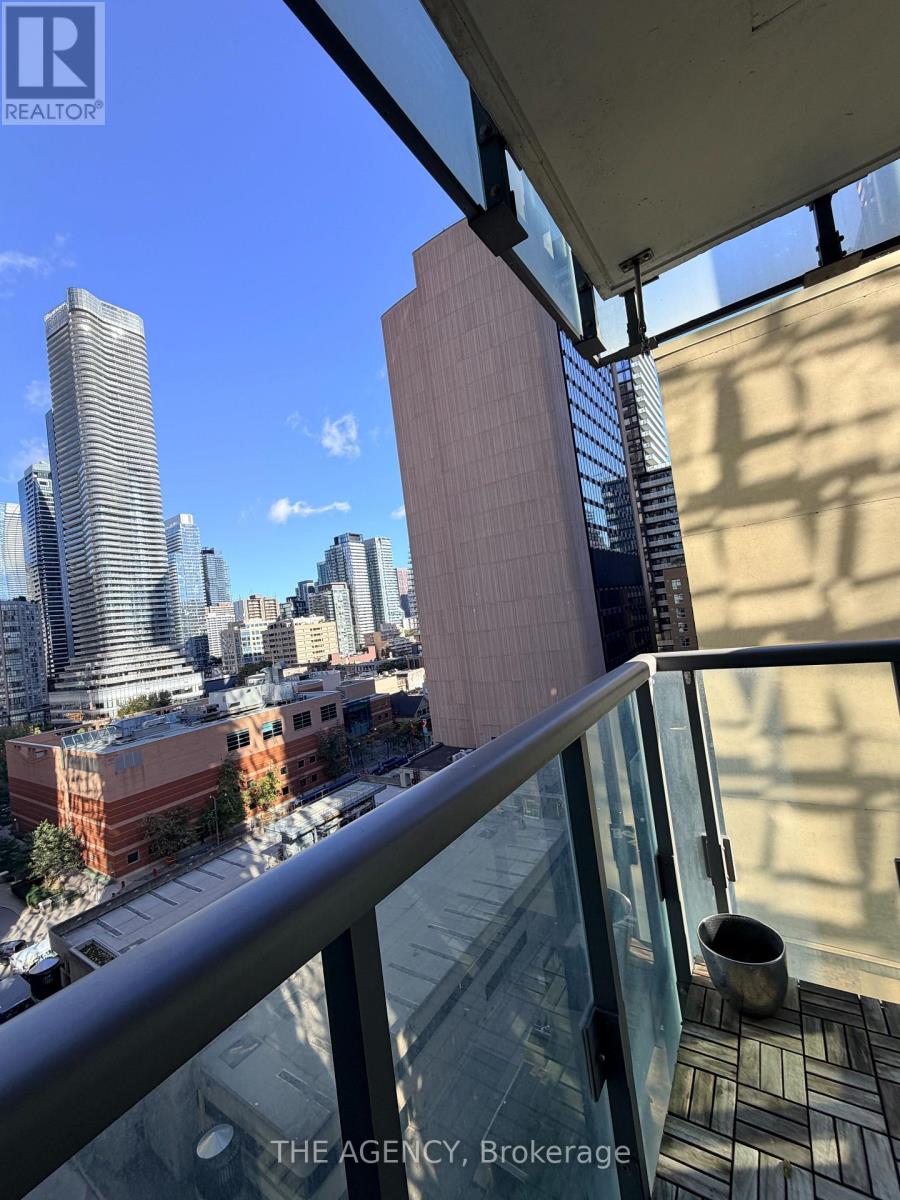 1008 - 38 Grenville Street, Toronto, Ontario  M4Y 1A5 - Photo 4 - C13880854