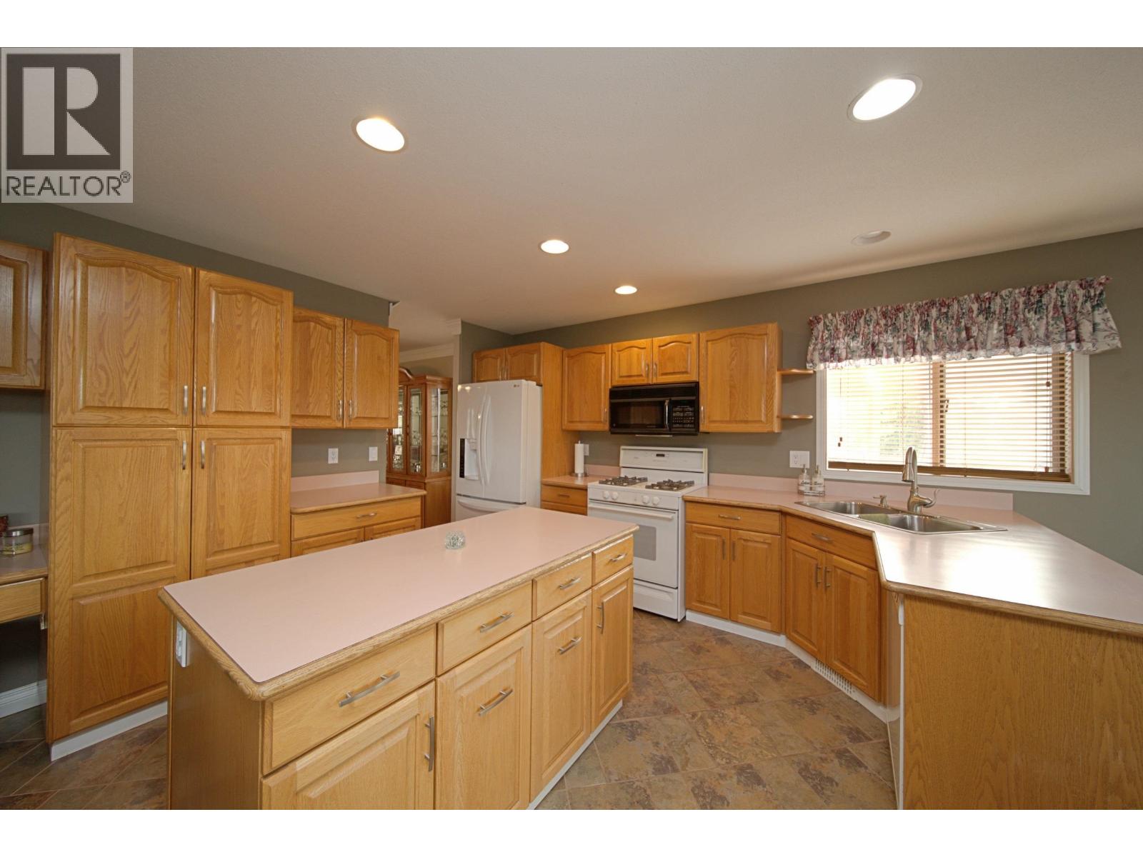 599 Pearkes Drive, Williams Lake, British Columbia  V2G 4B1 - Photo 14 - R3174073