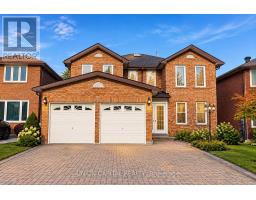 21 STRAWBERRY HILLS DRIVE, Toronto, Ontario