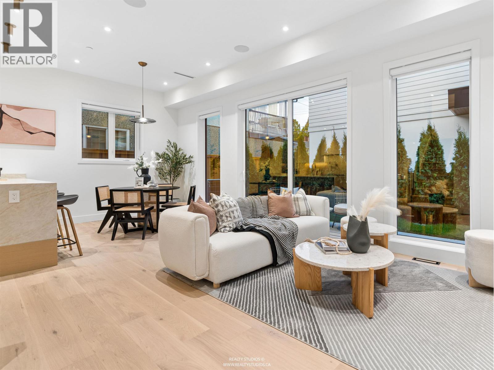 2 2541 E 2nd Avenue, Vancouver, British Columbia  V5M 1C7 - Photo 3 - R3174047